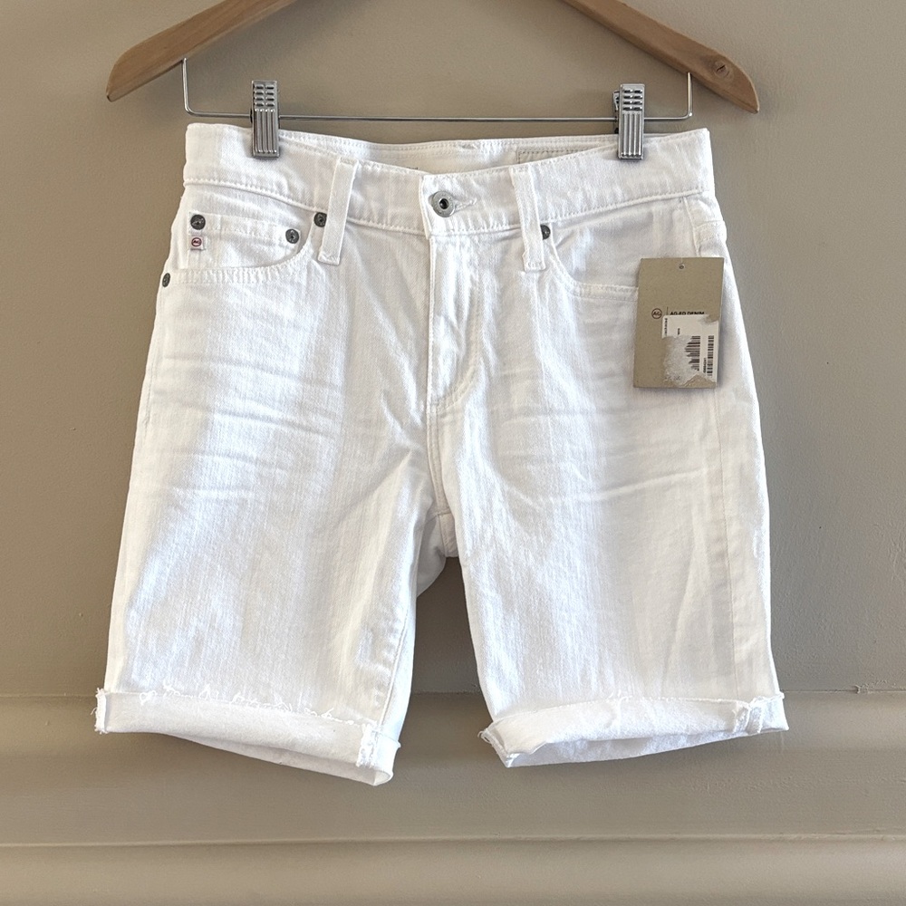 AG NIKKI Relaxed Skinny Shorts. White. Size 24. NWT.
